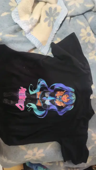Polera de Hatsune Miku negra - miniatura 1
