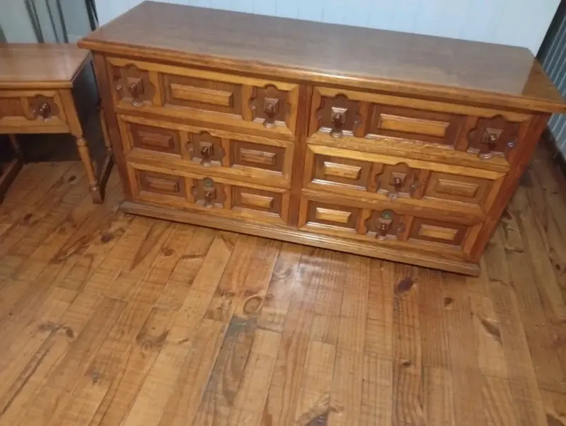Cómoda de Madera con Cajones Tallados incluye vela - 2
