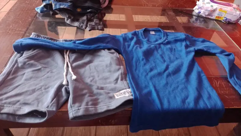 Lote de ropa infantil variada - 5