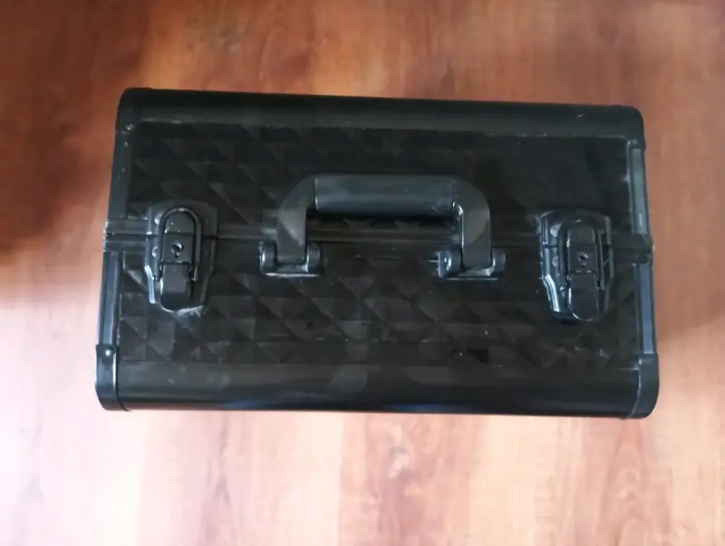 Maletín organizador de maquillaje negro - 2