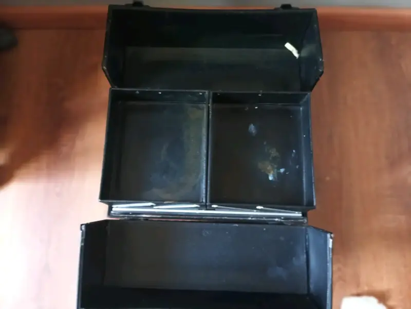 Maletín organizador de maquillaje negro - 3