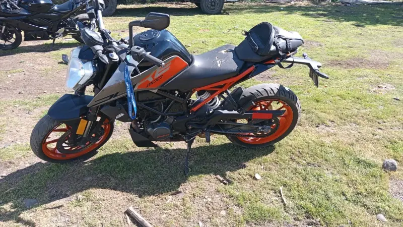 Moto KTM Duke 200 en exelente estado - 3