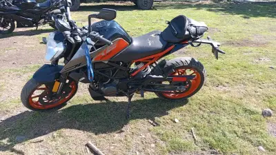 Moto KTM Duke 200 en exelente estado - miniatura 3
