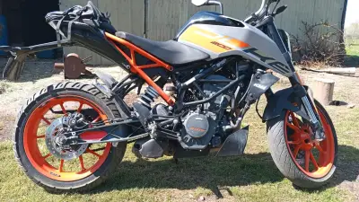 Moto KTM Duke 200 en exelente estado - miniatura 4