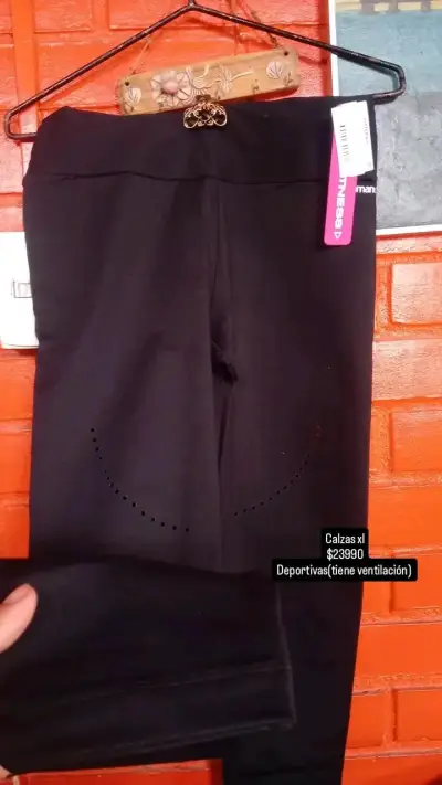 Calzas deportivas negras con ventilación - miniatura 1