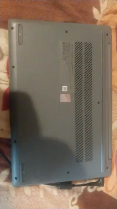 Laptop Lenovo con stickers de Minnie Mouse - miniatura 2