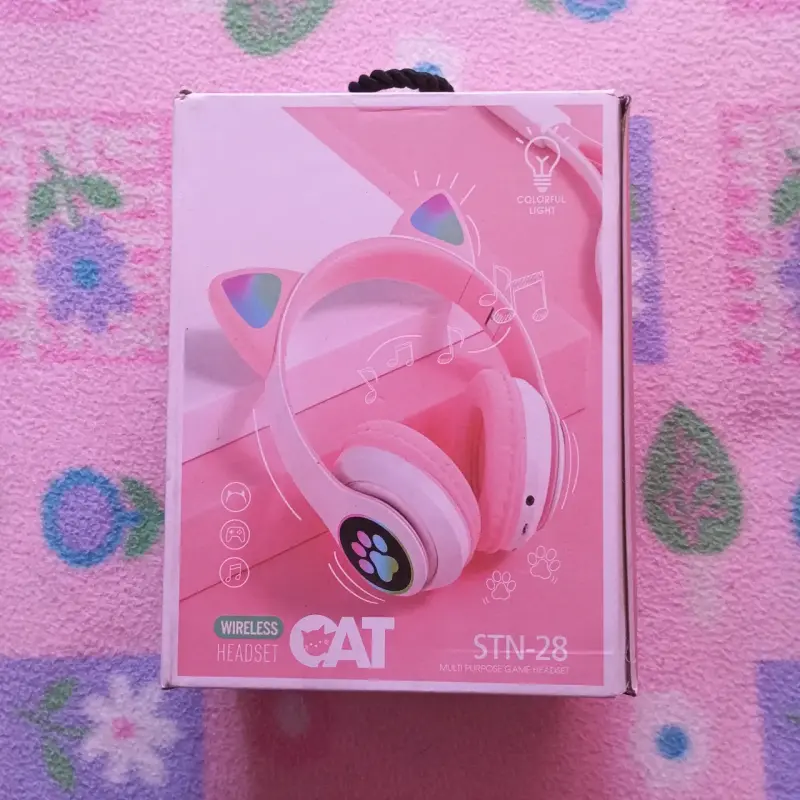 Auriculares inalámbricos con orejas de gato