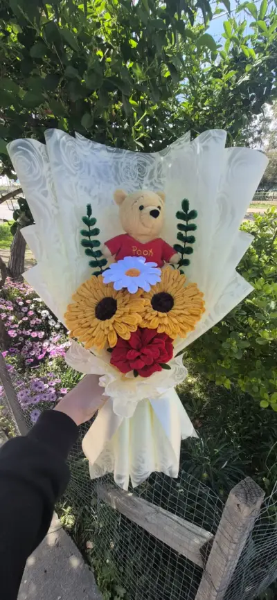 Ramo de peluche con flores decorativas - miniatura 1