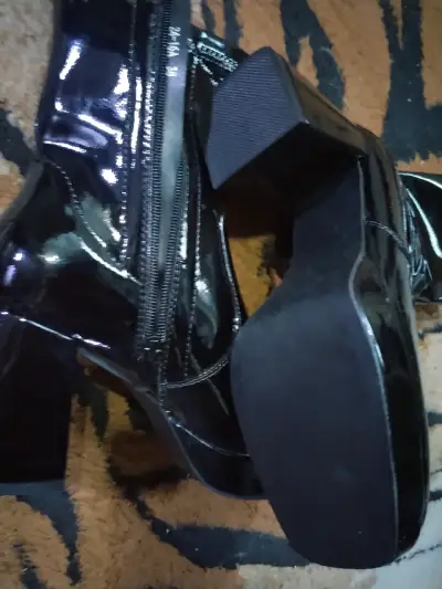 Botines de charol negro con tacón alto - miniatura 6