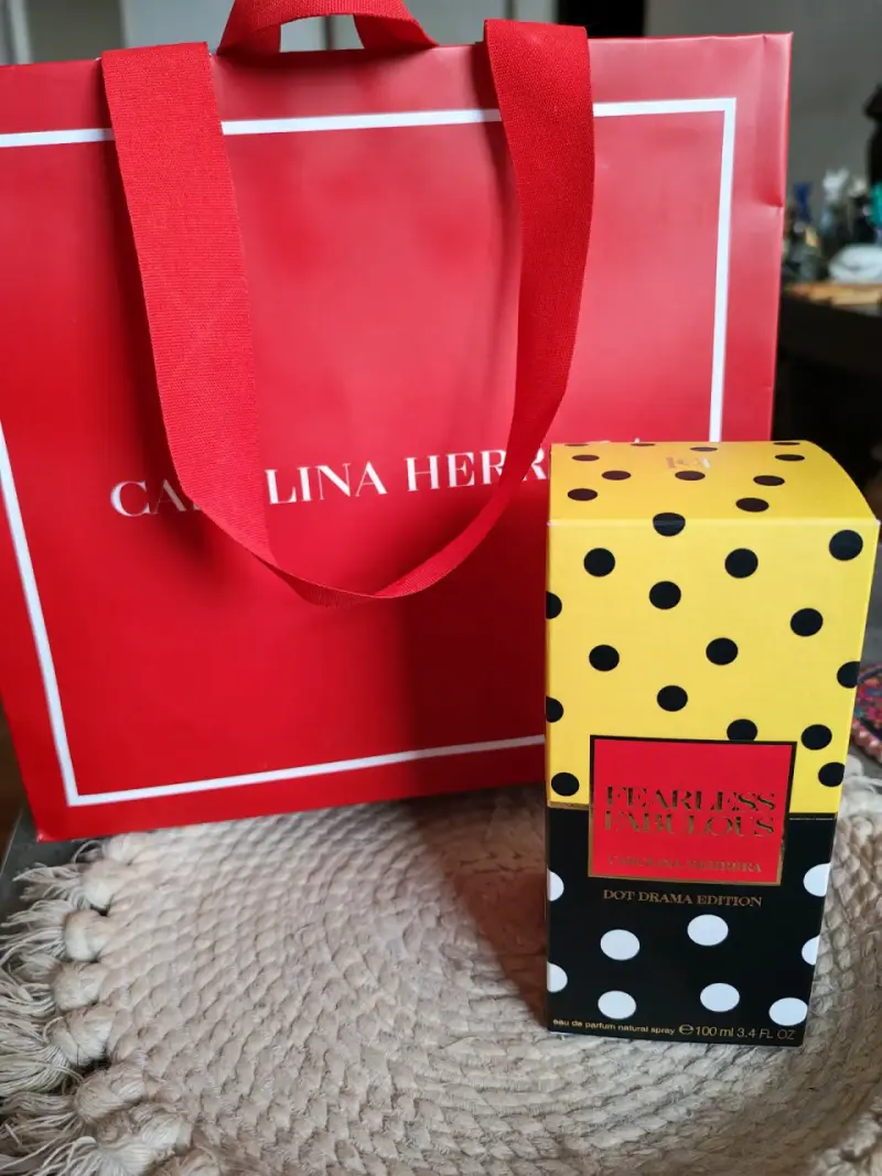 Perfume Carolina Herrera Fearless Fabulous Dot Drama 100ml - 3