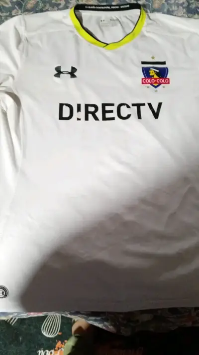 Camiseta Colo-Colo Under Armour blanca XL - miniatura 1