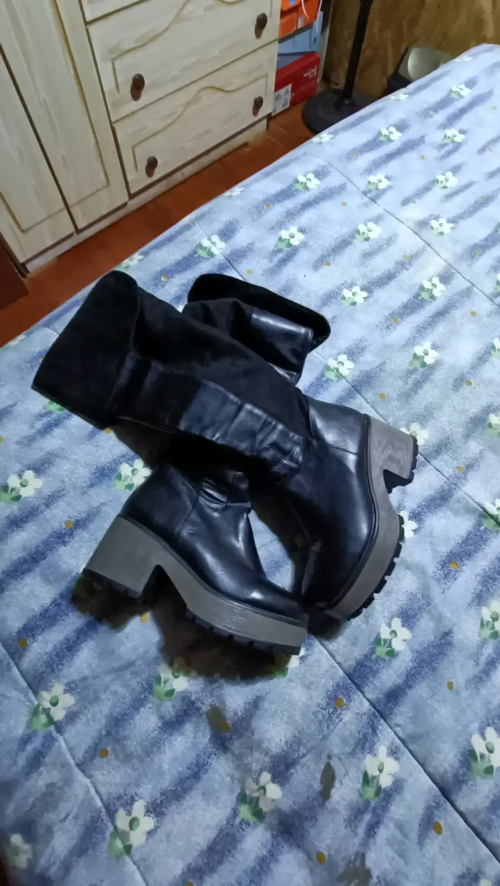 Chaqueta de cuero negra con forro cálido - 2