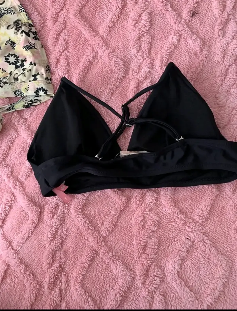 Conjunto de bikinis estampado floral y negro - 2
