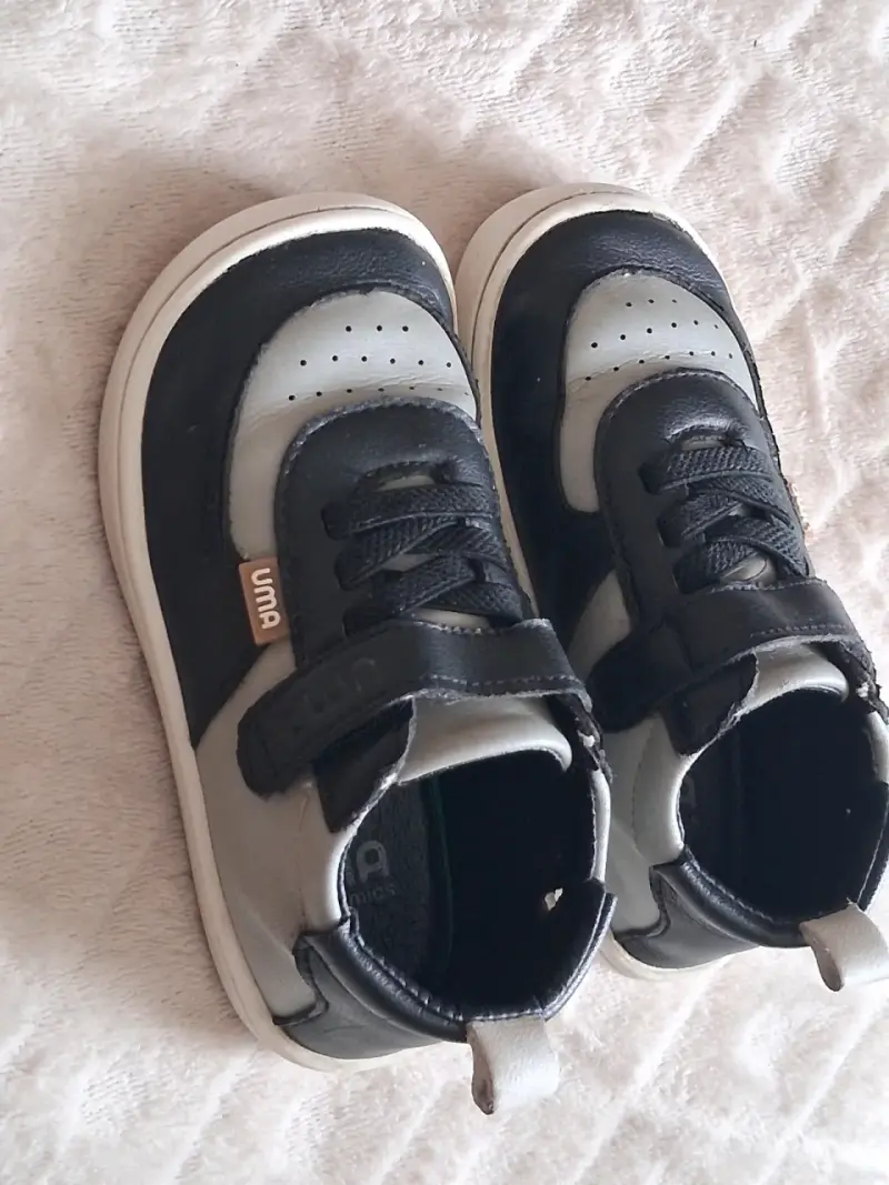 Zapatillas y sandalias para niños UMA en negro y gris - 2