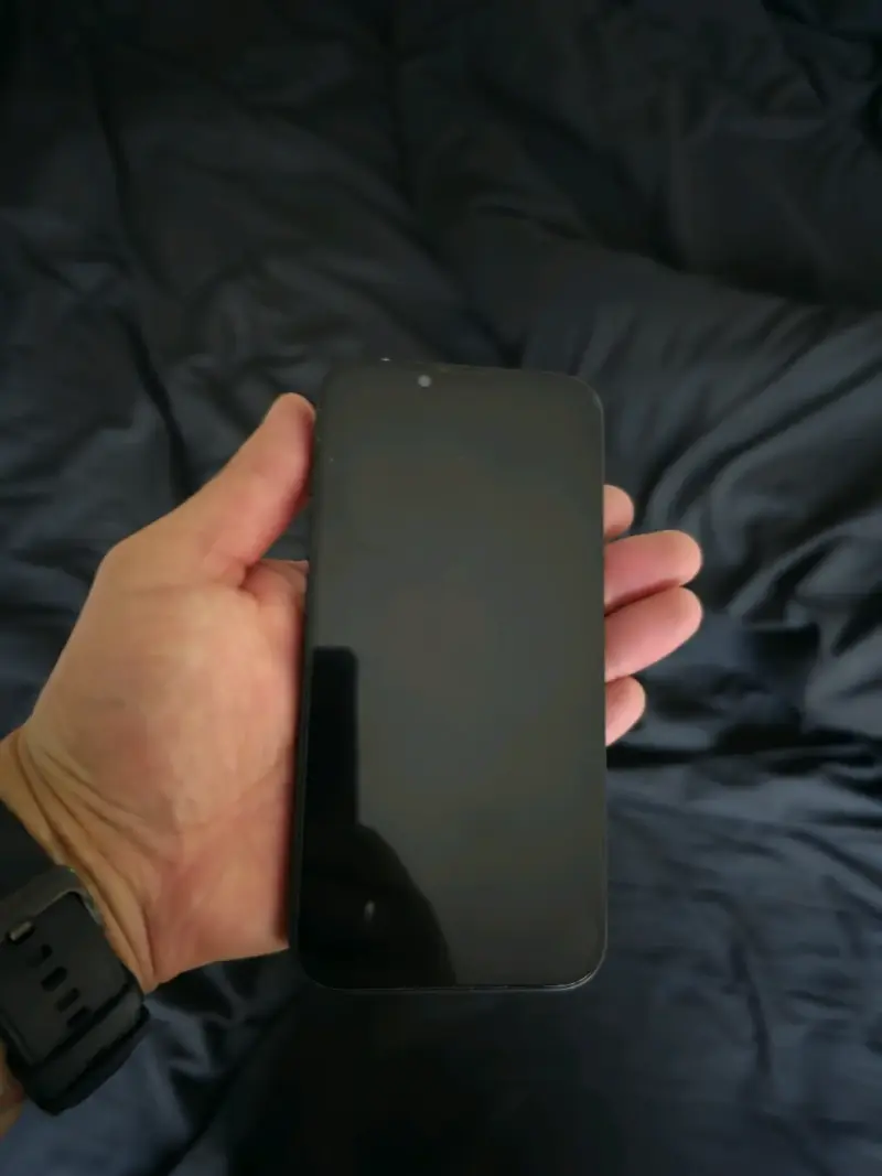 iPhone 13 128 gb en buen estado con 88% bateria - 3