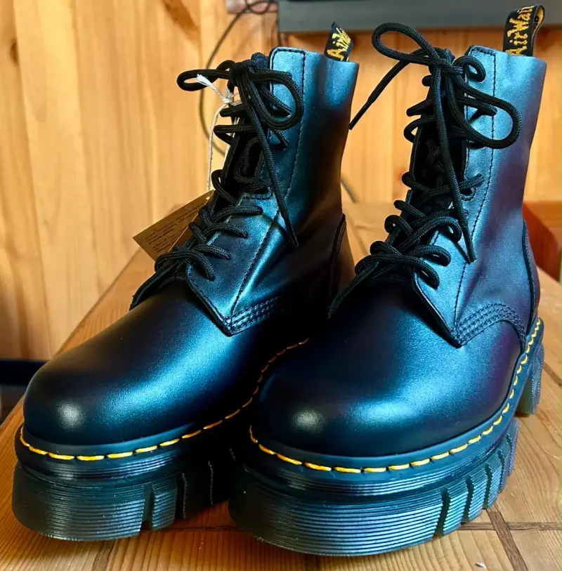 Botas negras de cuero con plataforma