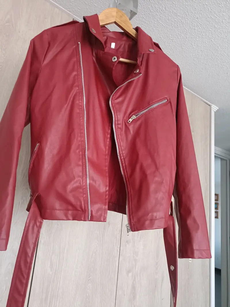 Chaqueta de cuero sintético roja con cierre - 1