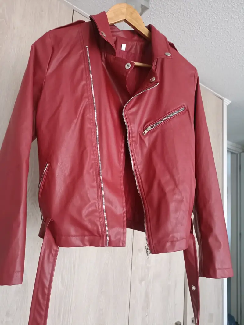 Chaqueta de cuero sintético roja con cierre - 2