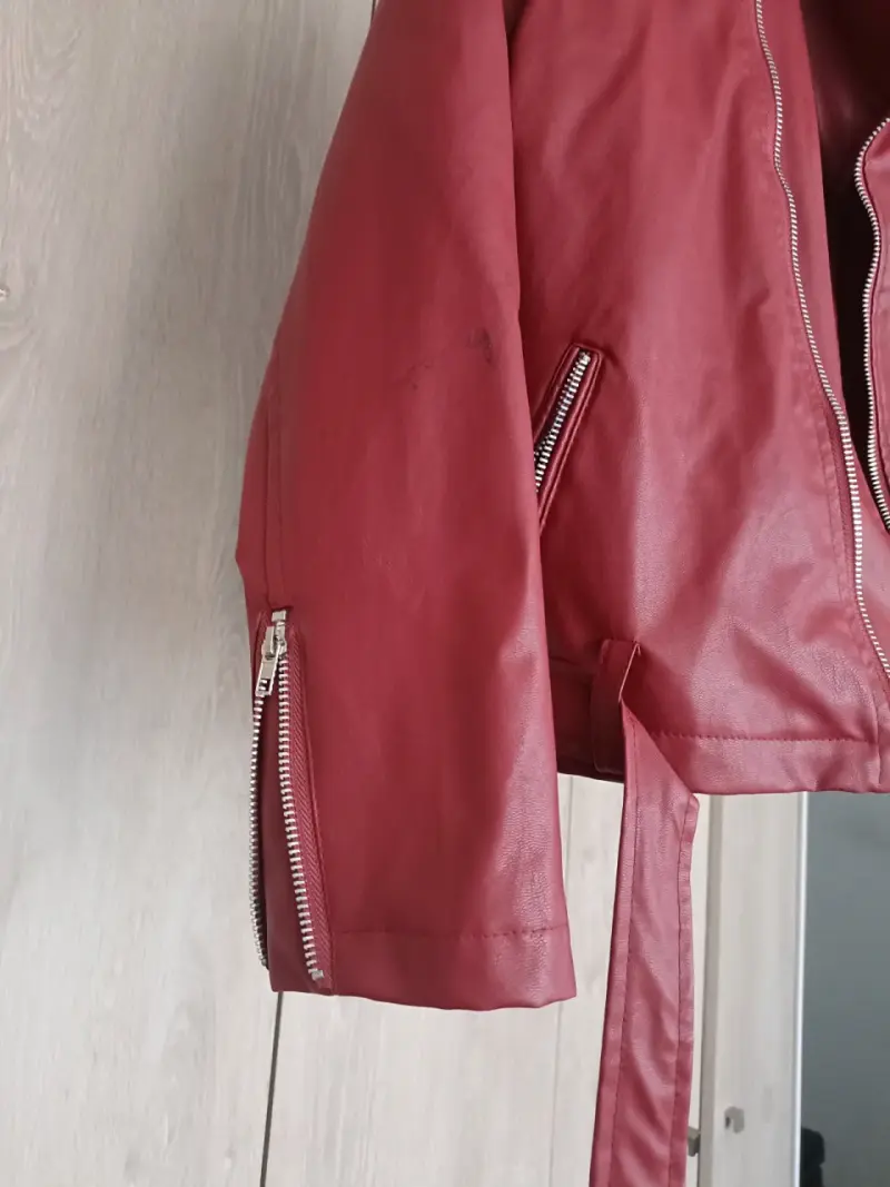 Chaqueta de cuero sintético roja con cierre - 3