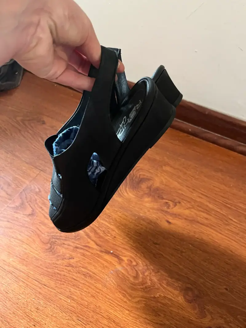 Sandalias negras de tacón bajo para mujer - 5