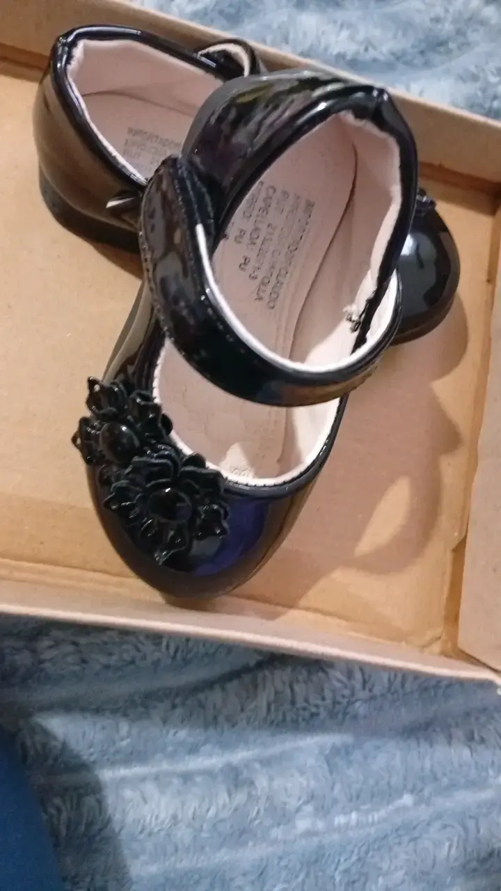 N°18 Zapatos de charol negro para niña con flor - 3