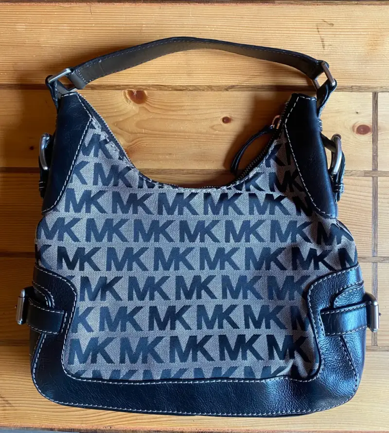 Bolso de hombro Michael Kors con logo MK - 1