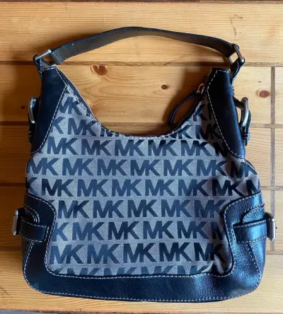 Bolso de hombro Michael Kors con logo MK - miniatura 1