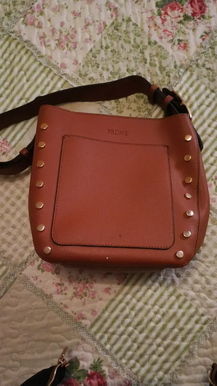 Bolso de cuero marrón con tachas Prüne - 1