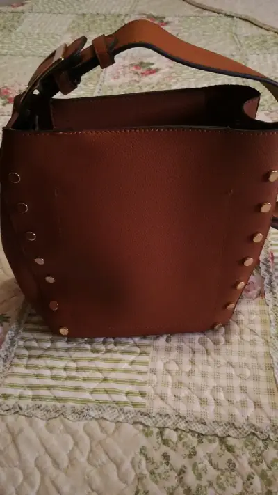 Bolso de cuero marrón con tachas Prüne - miniatura 3