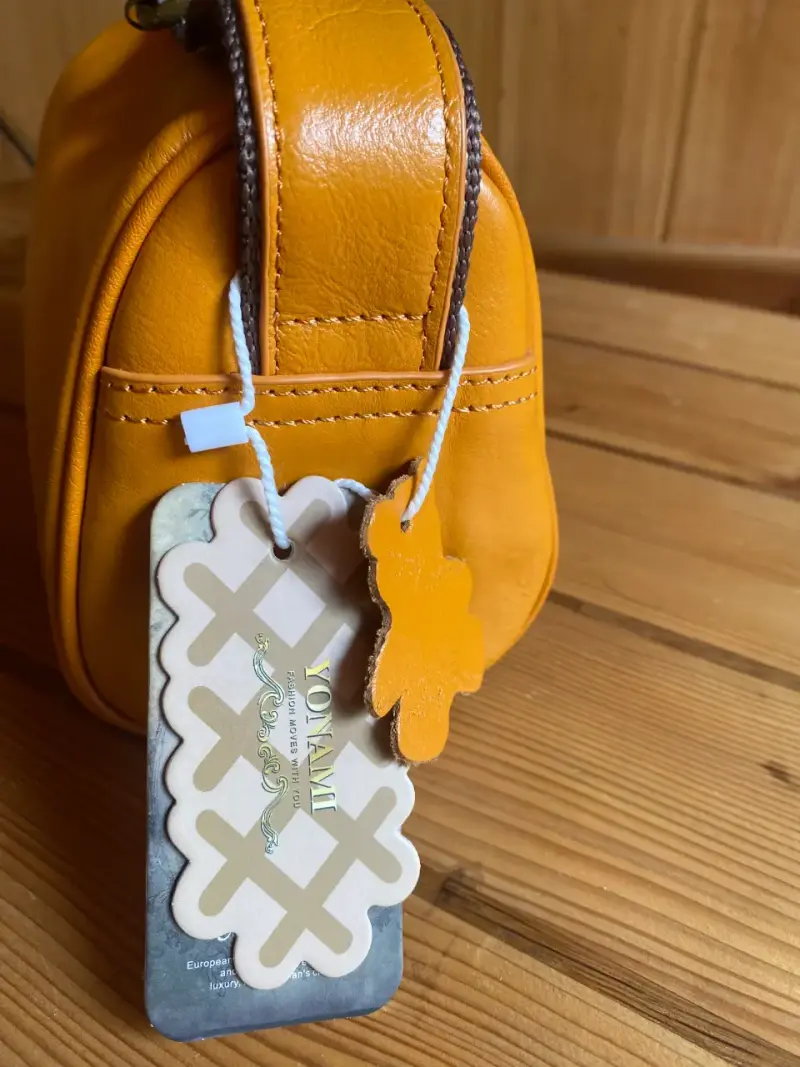 Bolso bandolera de cuero amarillo con correa ajustable - 3