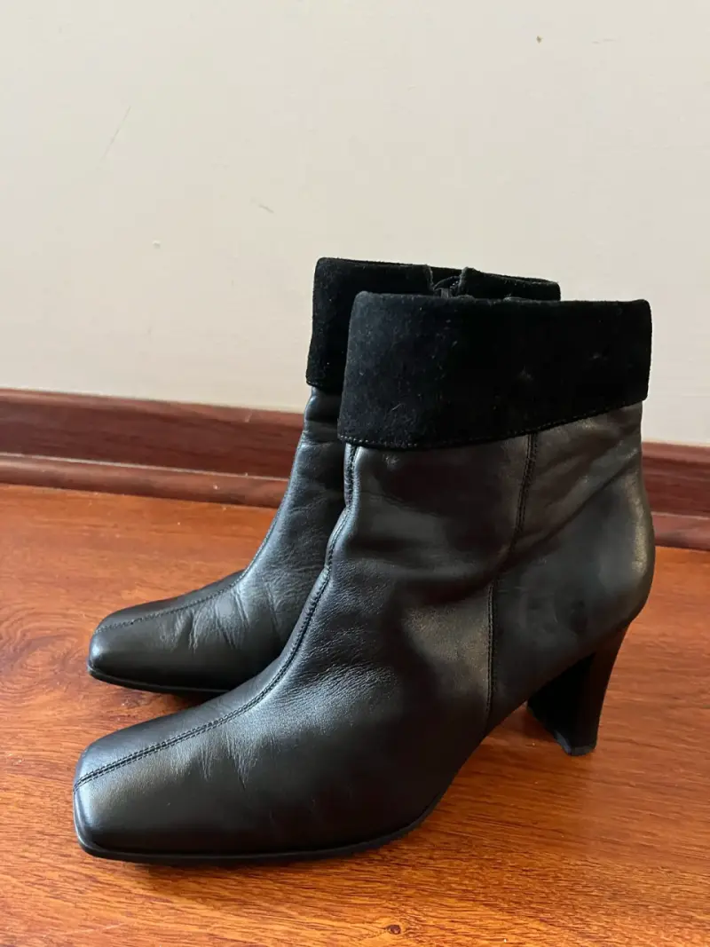 Botines de cuero negro con tacón alto - 1