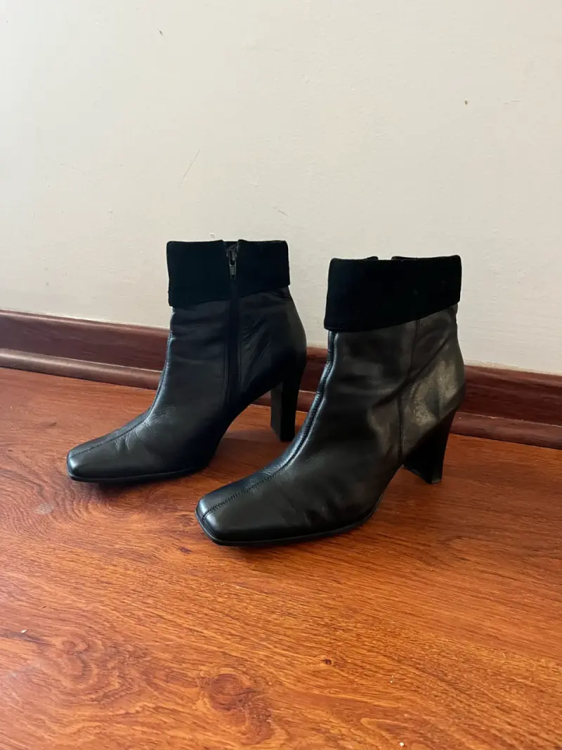 Botines de cuero negro con tacón alto - 3