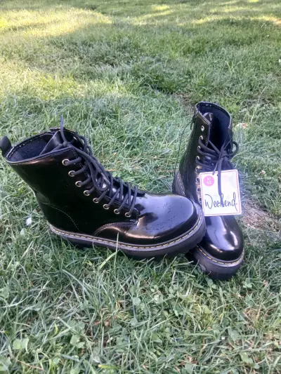 Botas negras de charol Weekend talla 40 - miniatura 1