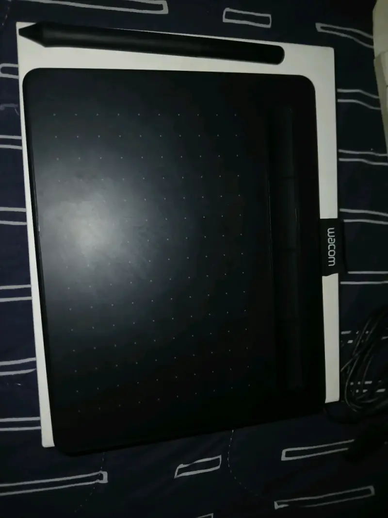 Tableta gráfica Wacom con lápiz y cable USB - 2