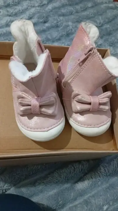 N°19 Botitas rosadas para bebé con lazo Limonada - miniatura 1