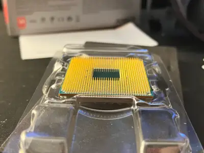 Procesador AMD Ryzen 3 3200G con ventilador - miniatura 4