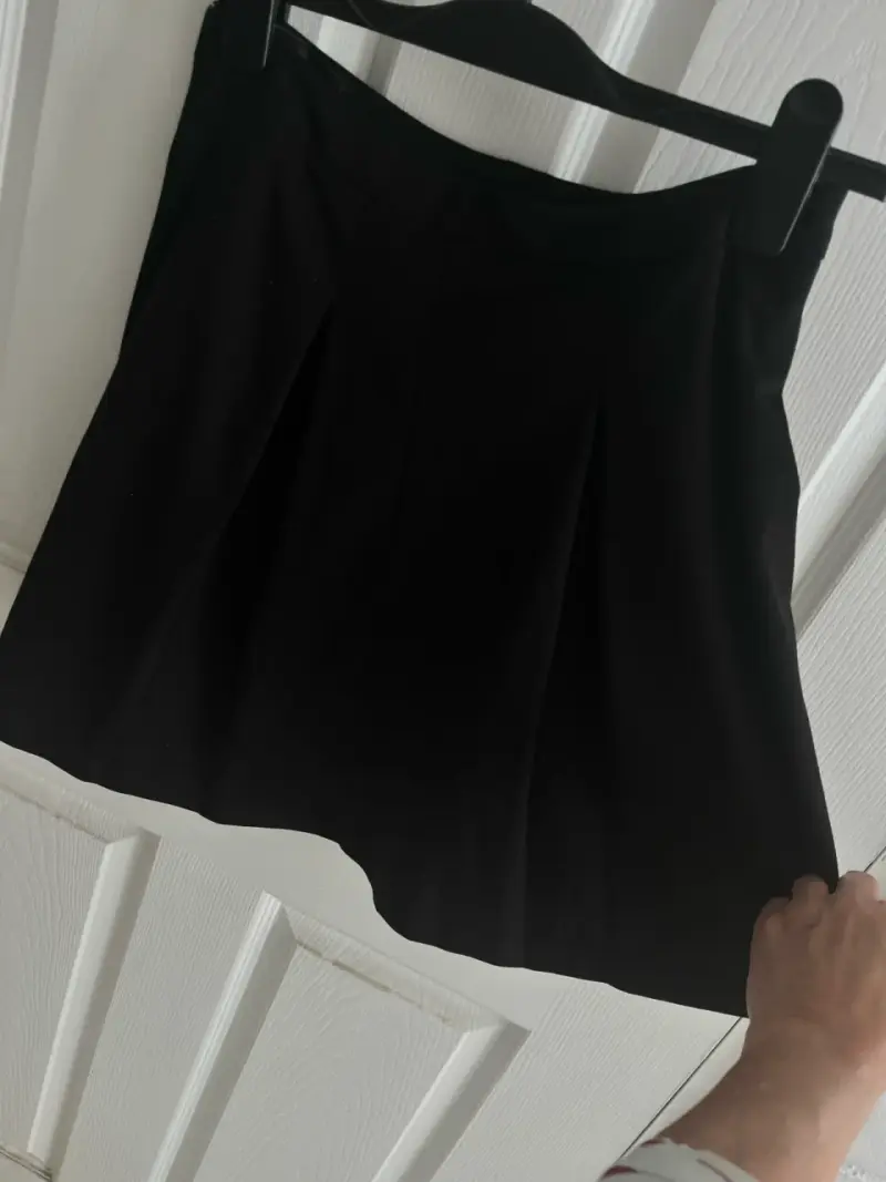 Falda corta negra Alaniz talla M - 2