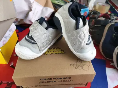 Zapatillas deportivas para niños - miniatura 2
