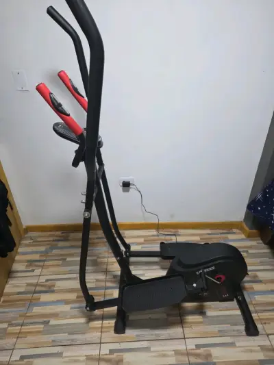Elíptica Body E-Strider E660 con Monitor Digital - miniatura 1