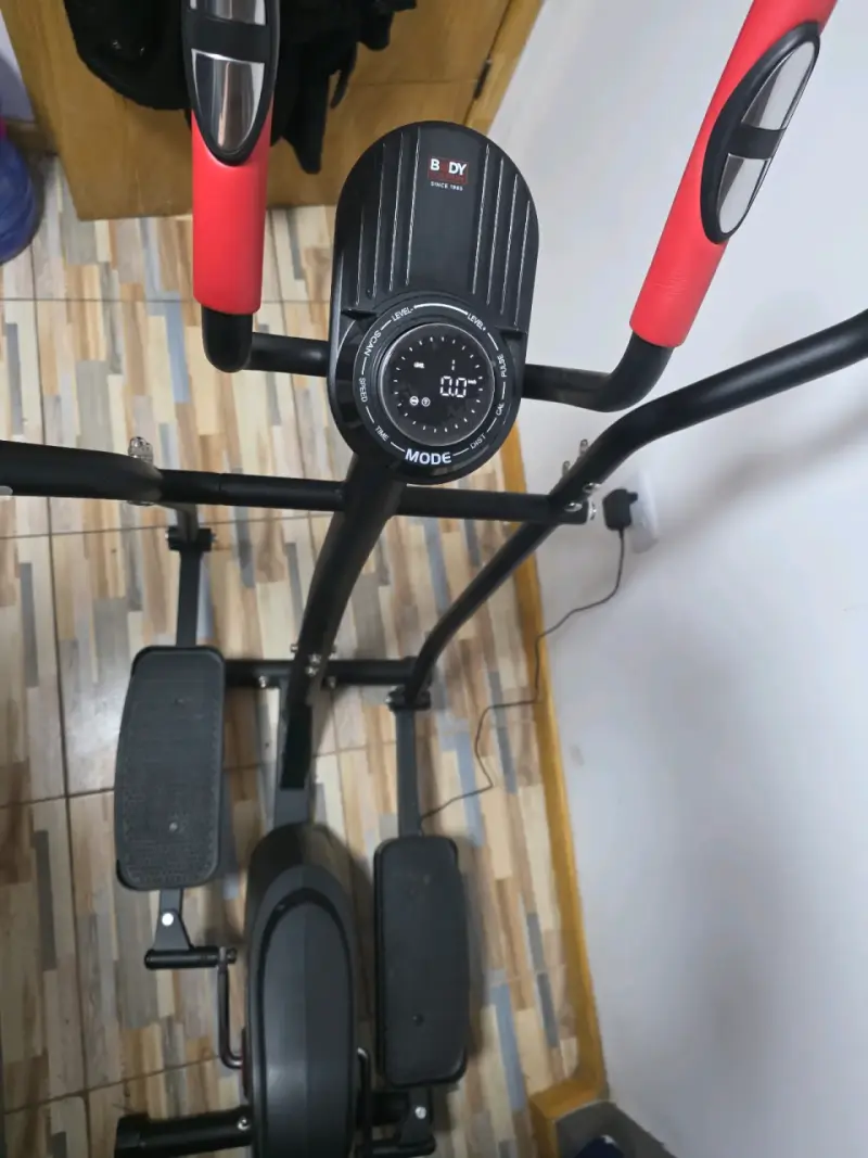 Elíptica Body E-Strider E660 con Monitor Digital - 3