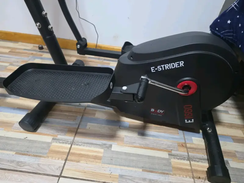 Elíptica Body E-Strider E660 con Monitor Digital - 4