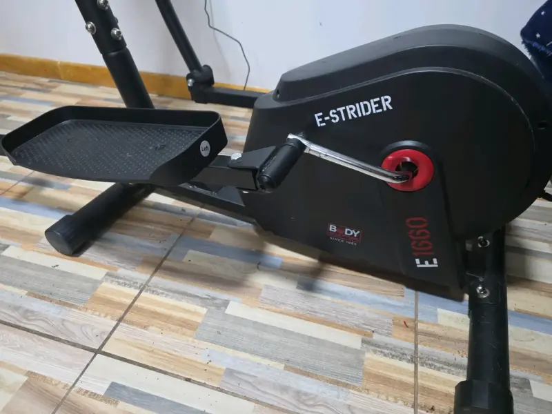 Elíptica Body E-Strider E660 con Monitor Digital - 6