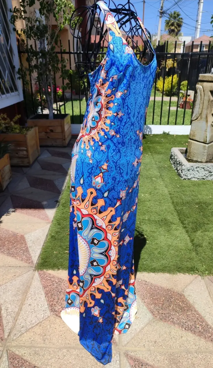 Vestido estampado azul y naranja tipo mandala. - 2