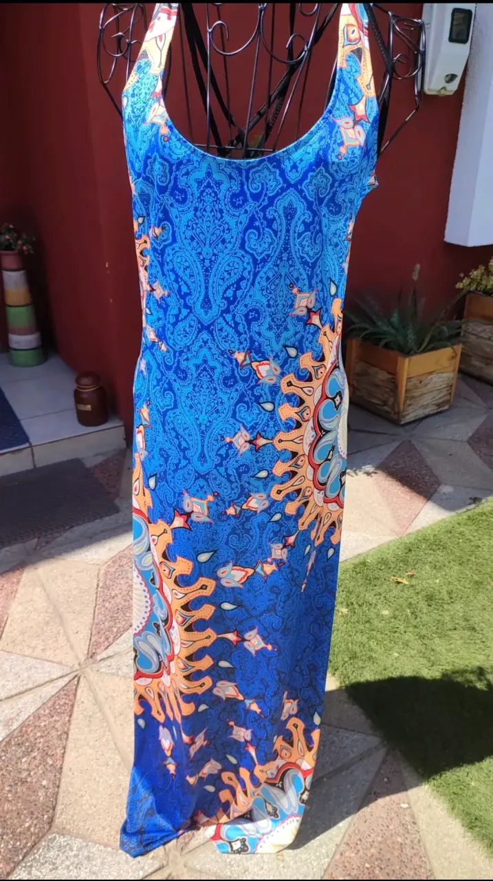 Vestido estampado azul y naranja tipo mandala. - 3