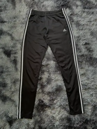 Pantalón De Buzo Adidas Negro - miniatura 1