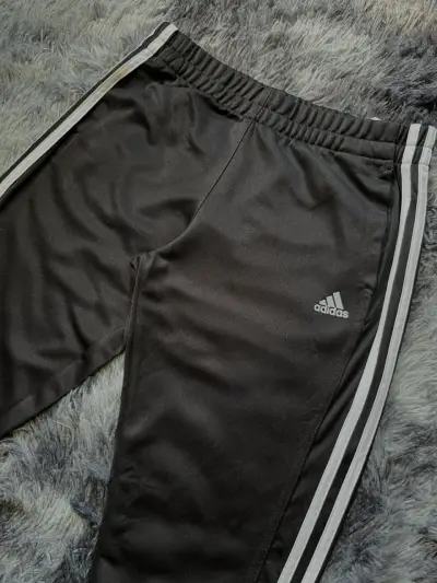 Pantalón De Buzo Adidas Negro - miniatura 2