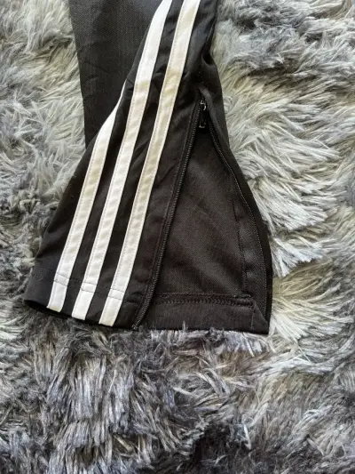 Pantalón De Buzo Adidas Negro - miniatura 3