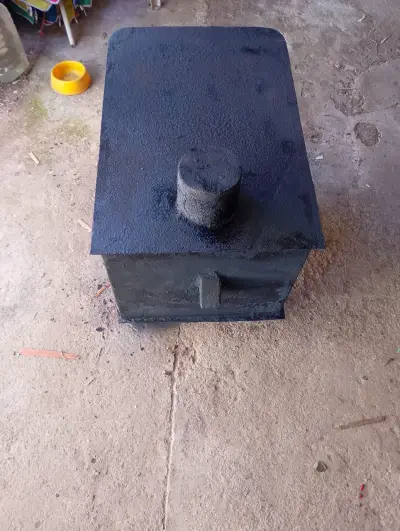 Estufa a leña de acero negra para calefacción - miniatura 4