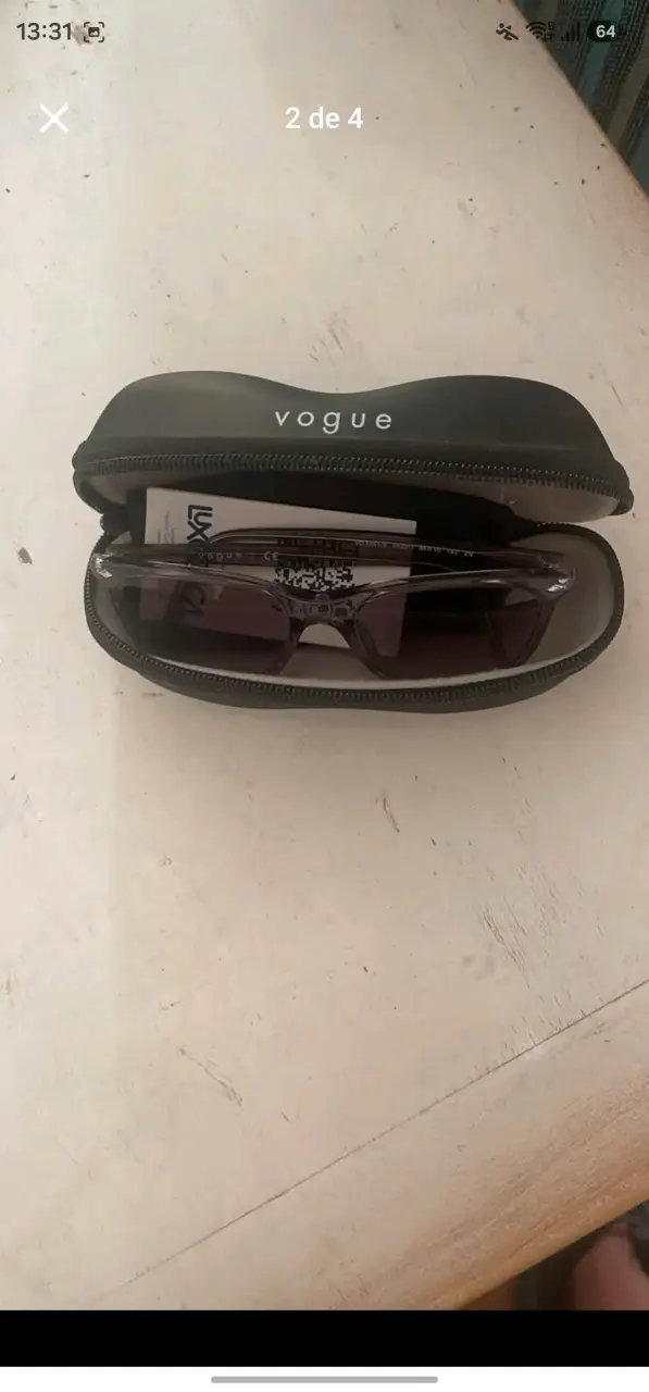 Gafas de Sol Vogue Transparente con Estuche - 2
