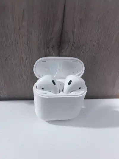 AirPods segunda gen - miniatura 1